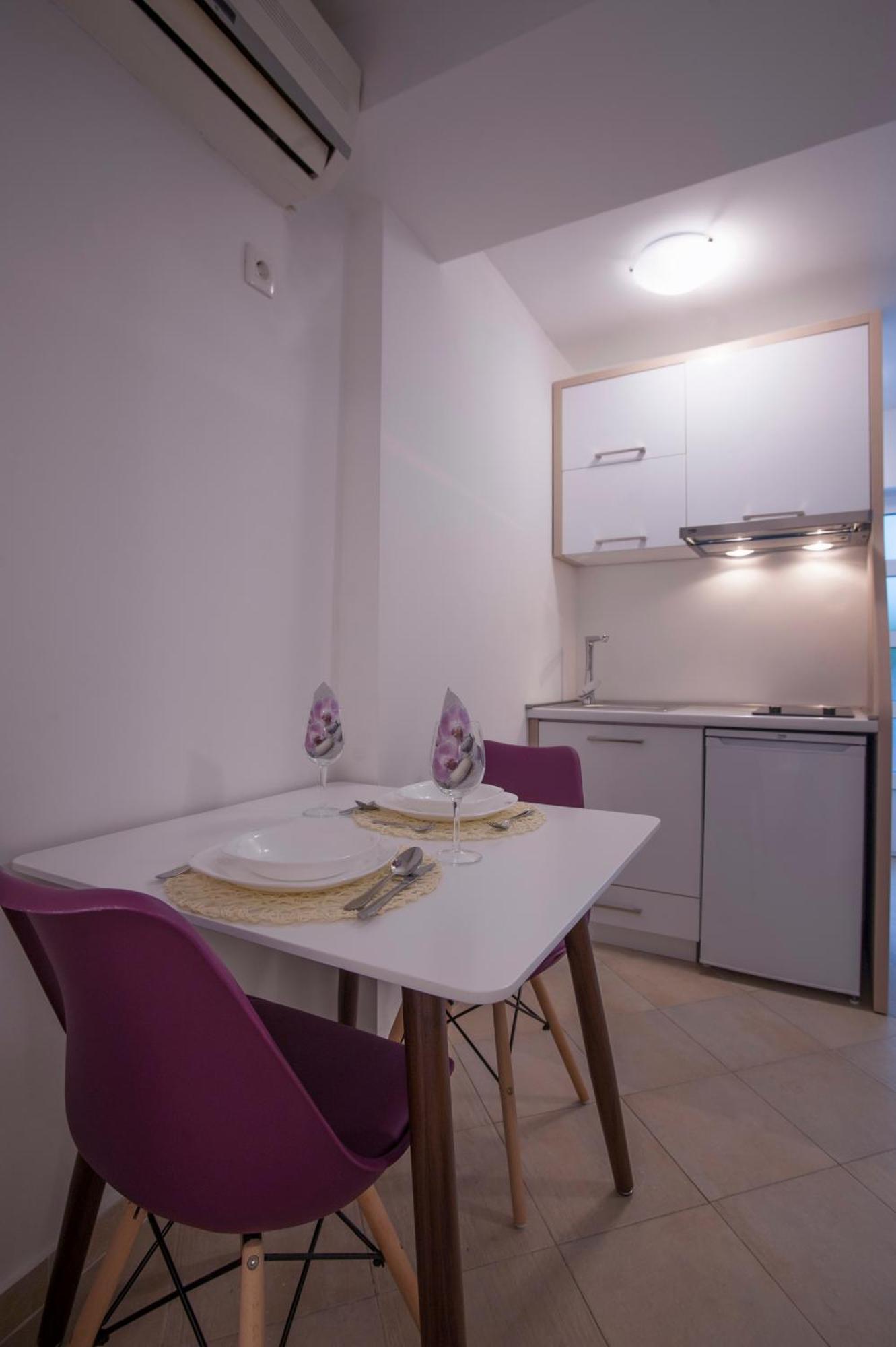 Apartment Captain's *
